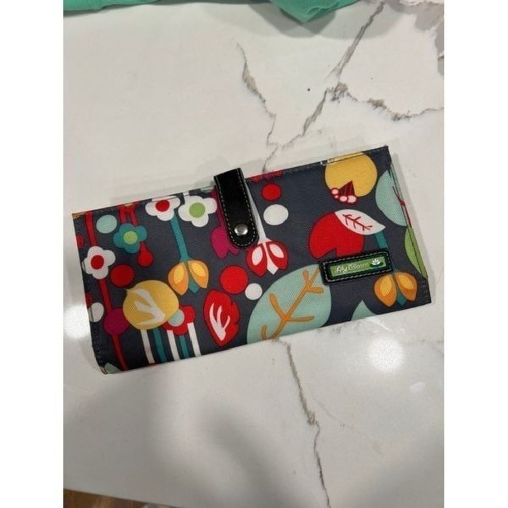 lily‎ bloom wallet floral